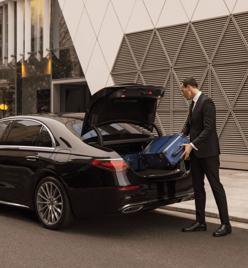 Luxury black car service in Indianapolis